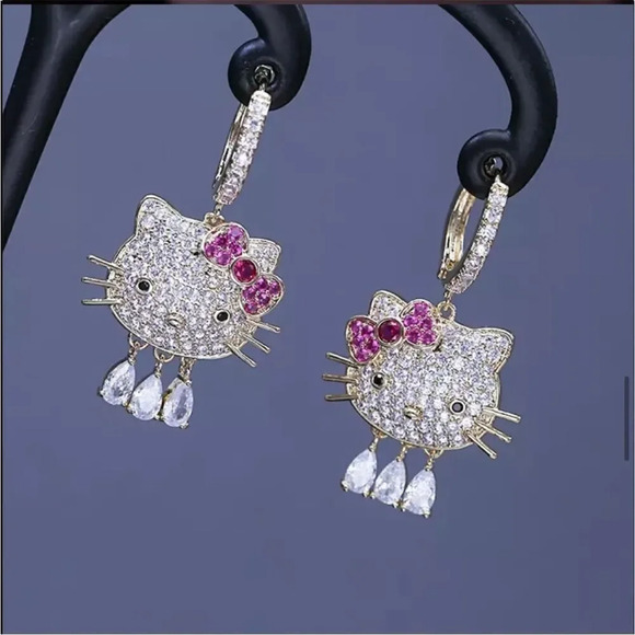 Hello Kitty Silver Earrings NEW crystals - Picture 1 of 6